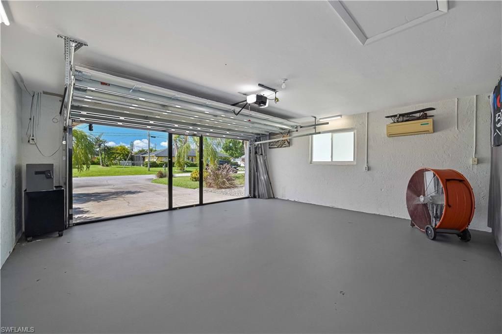 Image 26 of property listing at 313 SE 3rd ST, Cape Coral, FL 33990