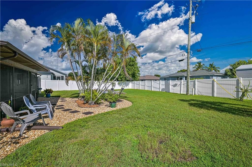 Image 28 of property listing at 313 SE 3rd ST, Cape Coral, FL 33990