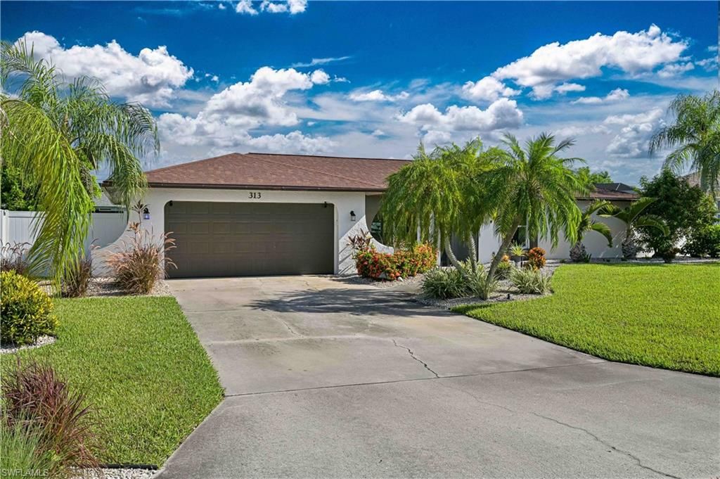 Image 29 of property listing at 313 SE 3rd ST, Cape Coral, FL 33990