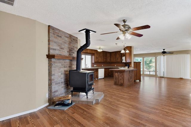 36 Mockingbird Drive, Tijeras, NM 87059