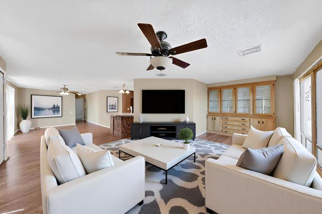 36 Mockingbird Drive, Tijeras, NM 87059