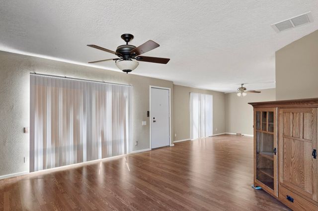 36 Mockingbird Drive, Tijeras, NM 87059