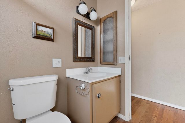 36 Mockingbird Drive, Tijeras, NM 87059