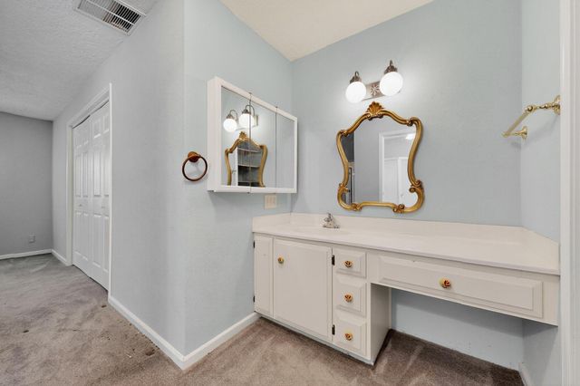 36 Mockingbird Drive, Tijeras, NM 87059