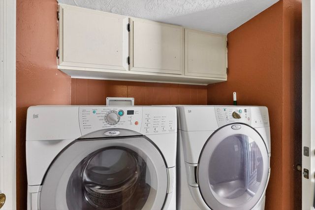 36 Mockingbird Drive, Tijeras, NM 87059