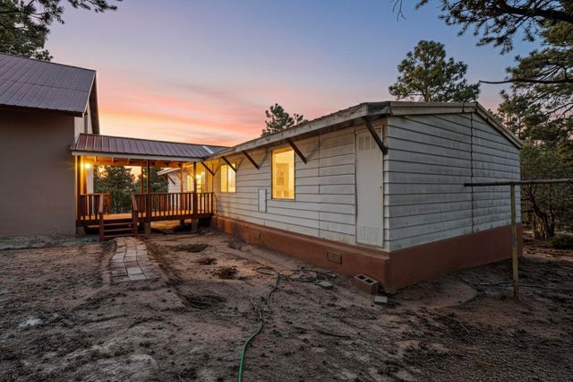 36 Mockingbird Drive, Tijeras, NM 87059