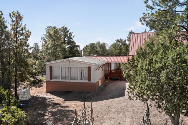 36 Mockingbird Drive, Tijeras, NM 87059