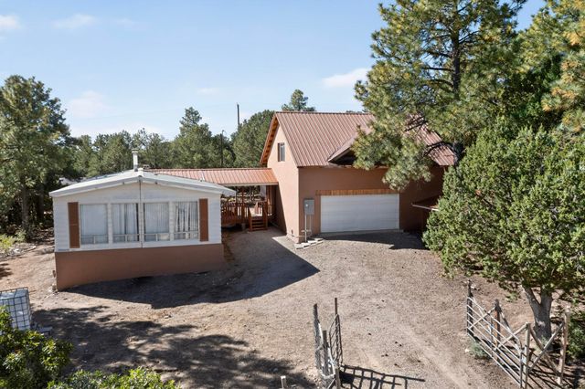 36 Mockingbird Drive, Tijeras, NM 87059