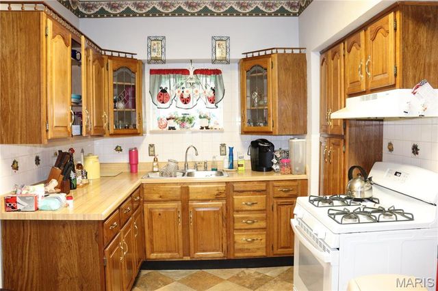 3719 Marine Avenue, St Louis, MO 63118