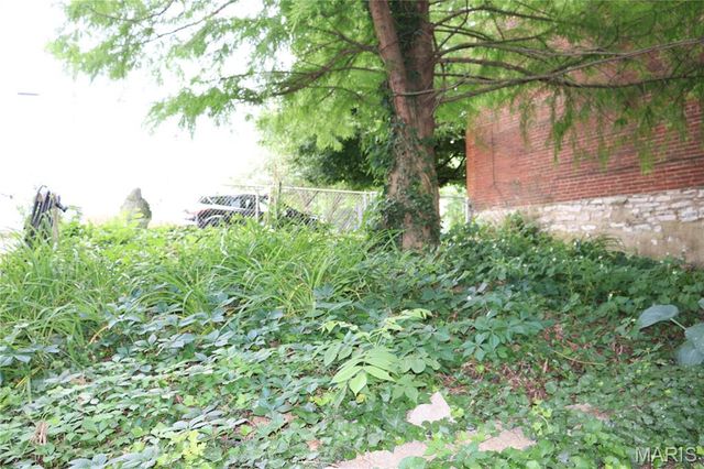 3719 Marine Avenue, St Louis, MO 63118