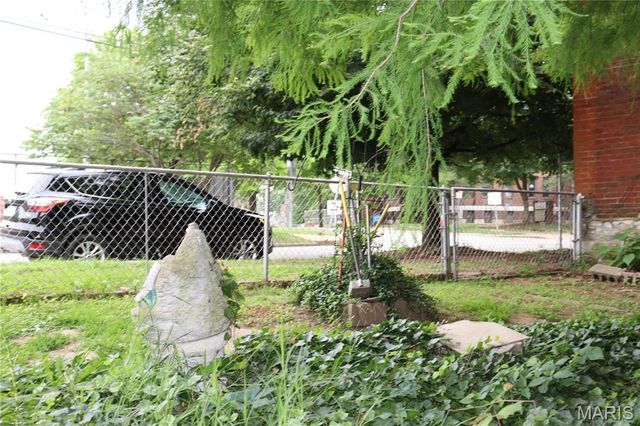 3719 Marine Avenue, St Louis, MO 63118