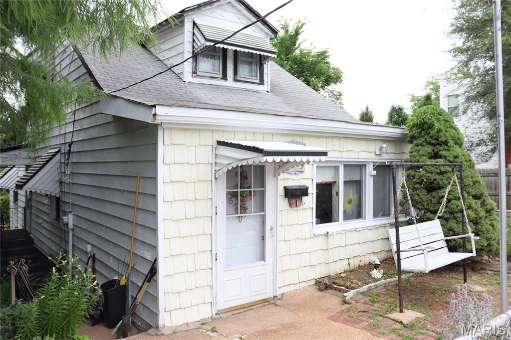 3719 Marine Avenue, St Louis, MO 63118