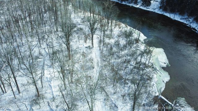 3008 E Upper Field Trail, Newaygo, MI 49337