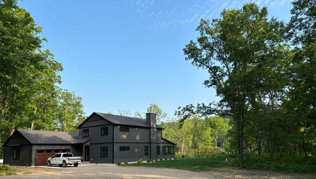 3008 E Upper Field Trail, Newaygo, MI 49337