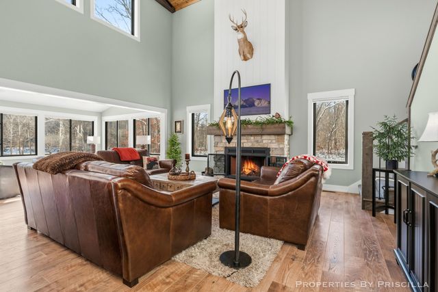 3008 E Upper Field Trail, Newaygo, MI 49337