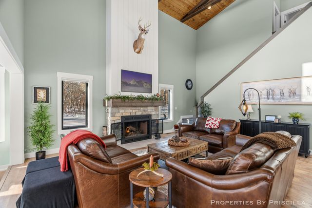 3008 E Upper Field Trail, Newaygo, MI 49337