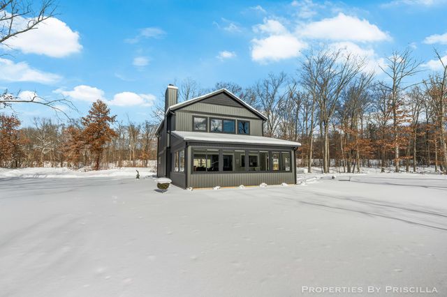 3008 E Upper Field Trail, Newaygo, MI 49337