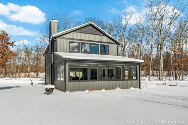 3008 E Upper Field Trail, Newaygo, MI 49337