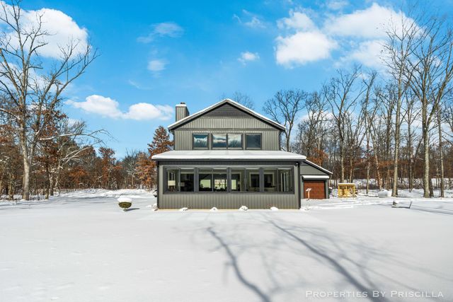 3008 E Upper Field Trail, Newaygo, MI 49337