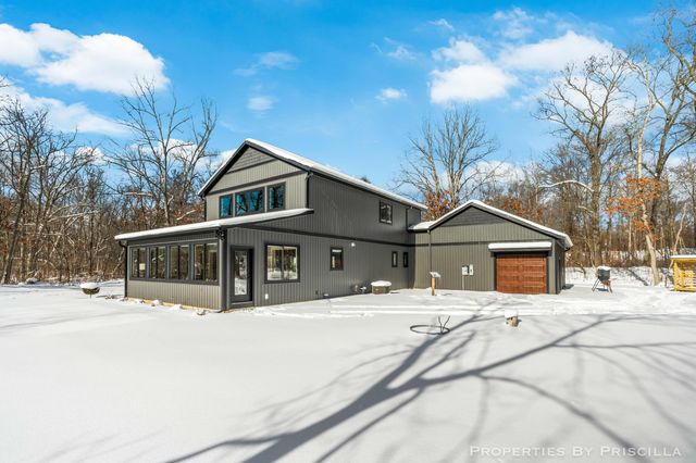 3008 E Upper Field Trail, Newaygo, MI 49337