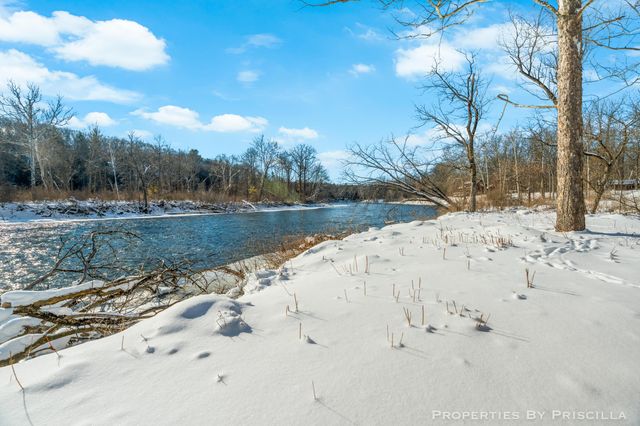 3008 E Upper Field Trail, Newaygo, MI 49337