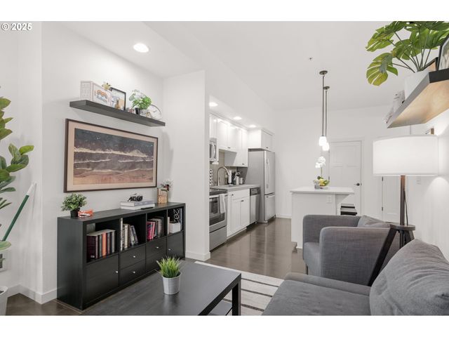 13875 Sw MERIDIAN St, Beaverton, OR 97005