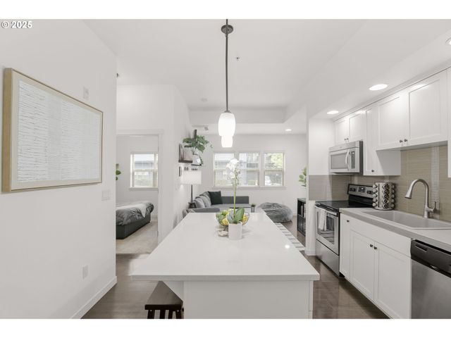 13875 Sw MERIDIAN St, Beaverton, OR 97005