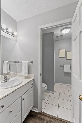 11160 Anderson Lakes Parkway 202, Eden Prairie, MN 55344