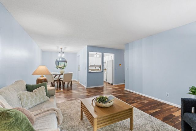 11160 Anderson Lakes Parkway 202, Eden Prairie, MN 55344