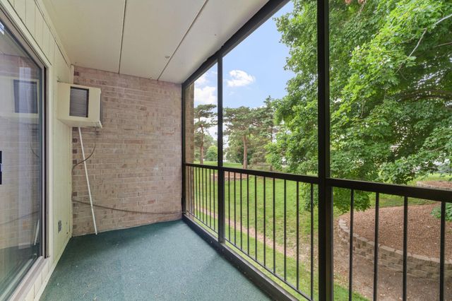 11160 Anderson Lakes Parkway 202, Eden Prairie, MN 55344