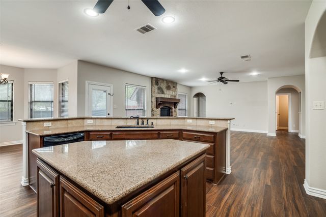 809 Longridge, Denton, TX 76205