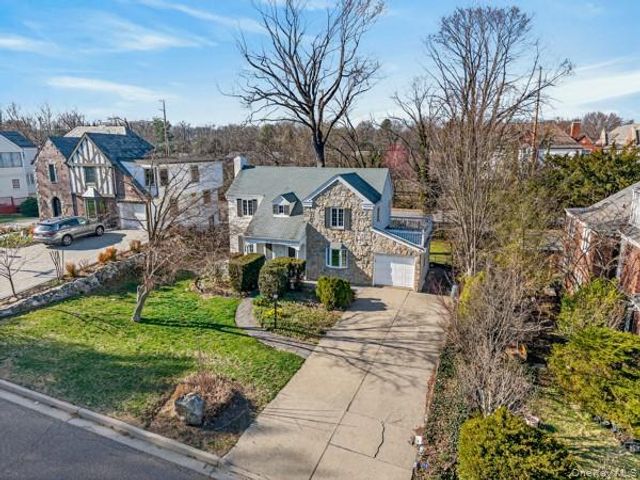167 Old Mill Road, Manhasset, NY 11030