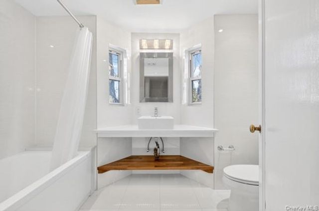 167 Old Mill Road, Manhasset, NY 11030