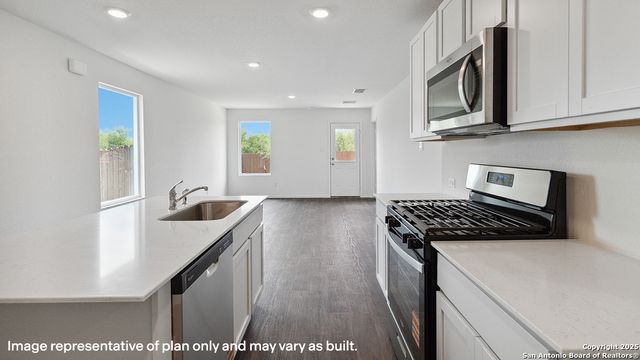 15503 Mint Patch Meadow, Von Ormy, TX 78073