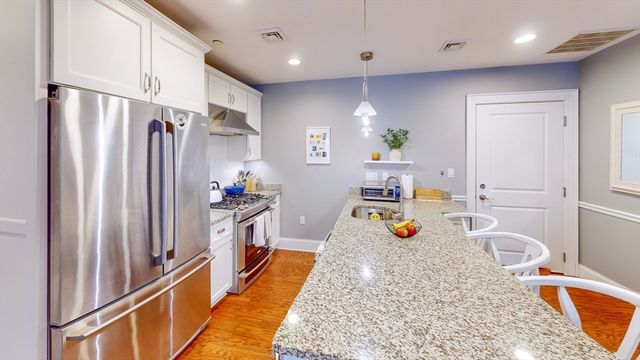 616 E 4th St 105, Boston, MA 02127
