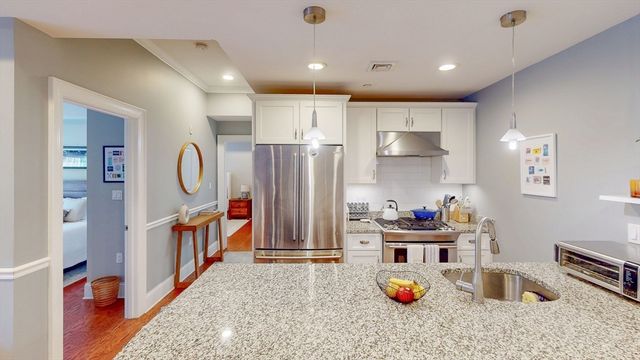 616 E 4th St 105, Boston, MA 02127