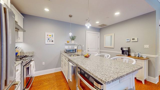616 E 4th St 105, Boston, MA 02127
