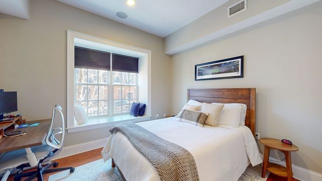 616 E 4th St 105, Boston, MA 02127