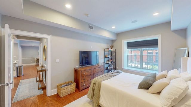 616 E 4th St 105, Boston, MA 02127