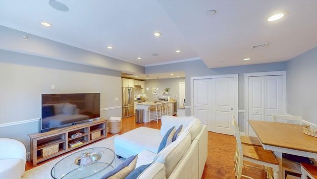 616 E 4th St 105, Boston, MA 02127