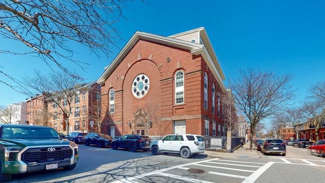 616 E 4th St 105, Boston, MA 02127
