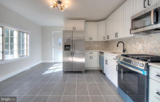 1342 MAYS LANDING RD, Hammonton, NJ 08037