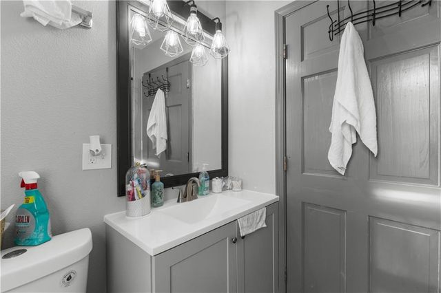 215 S 12th Street, Kansas City, KS 66102