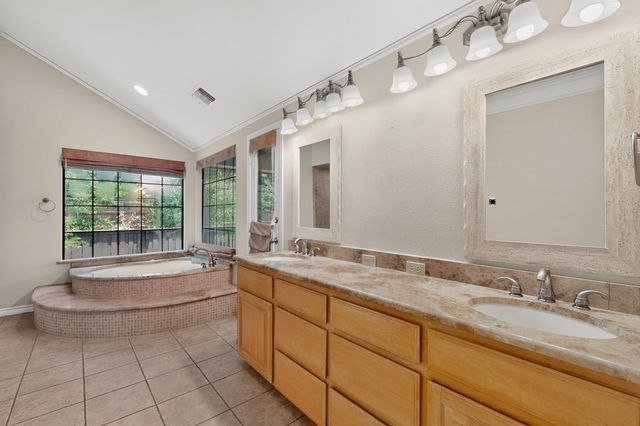 1216 Olde Towne Drive, Irving, TX 75061