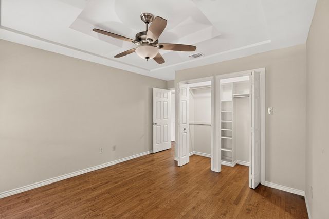 1216 Olde Towne Drive, Irving, TX 75061