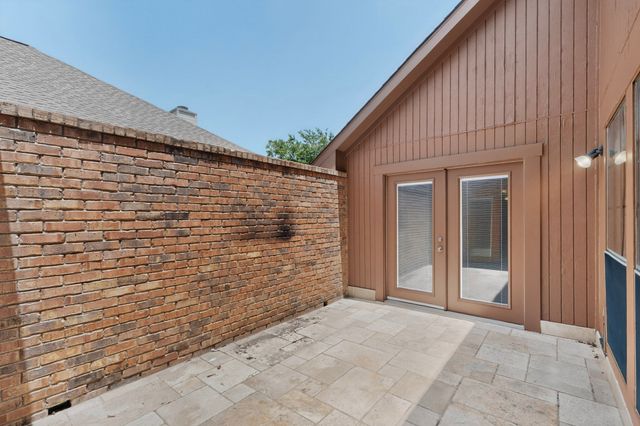 1216 Olde Towne Drive, Irving, TX 75061