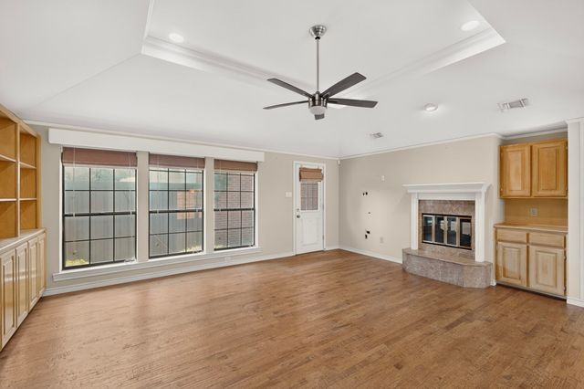 1216 Olde Towne Drive, Irving, TX 75061