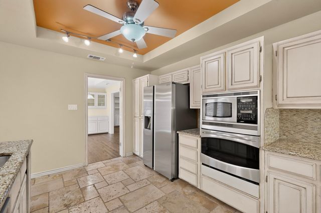 1216 Olde Towne Drive, Irving, TX 75061