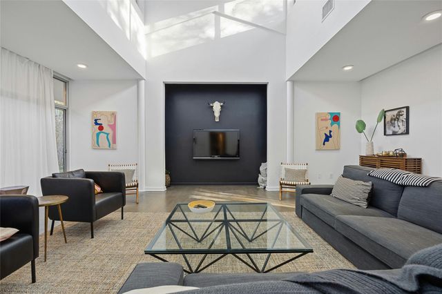 2909 Stratford DR, Austin, TX 78746