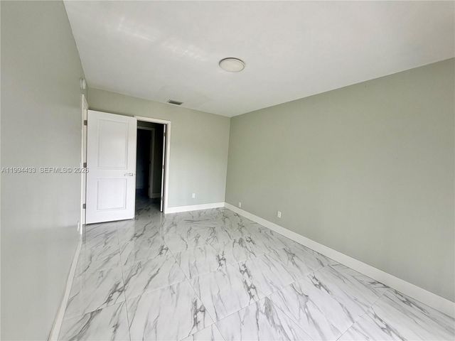 488 NE 18th Ave 103, Homestead, FL 33033